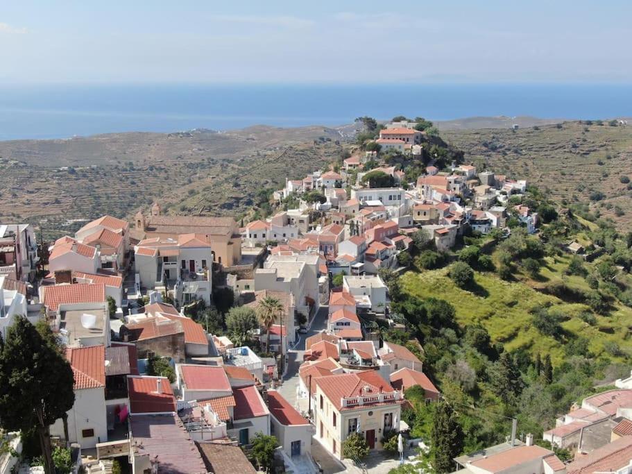 Στη Μεσσάδα... Sti Messada... Villa Ioulis Eksteriør billede